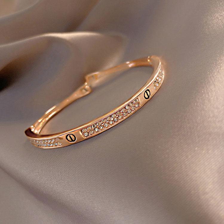 Circle Diamond Open-side Bracelet