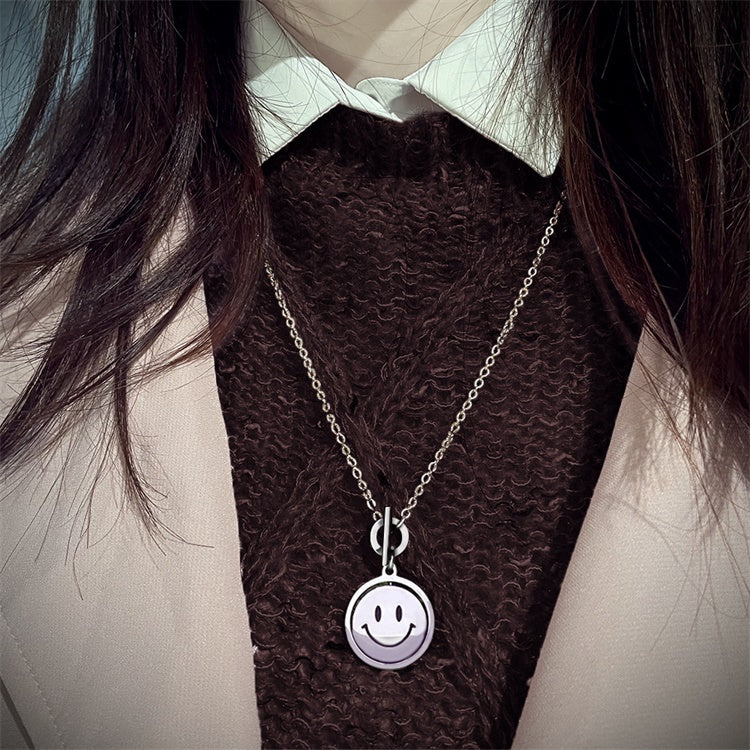 MLYJ 360° Rotating Smiley Necklace