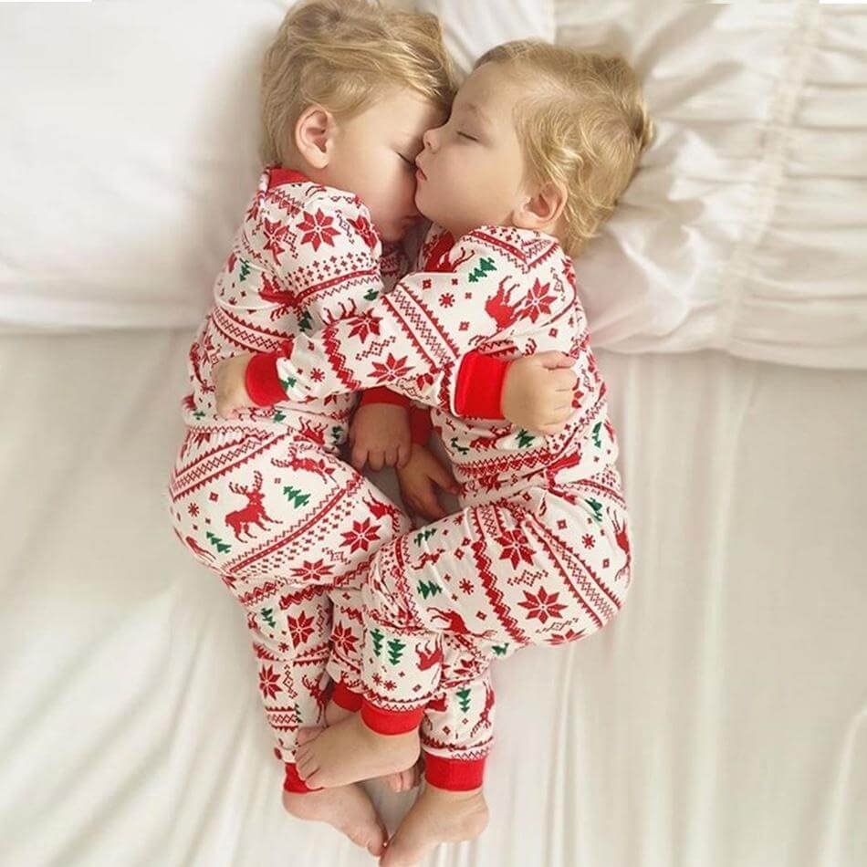 Christmas Reindeer and Snowflake Patterned Family Matching Pajamas Set 