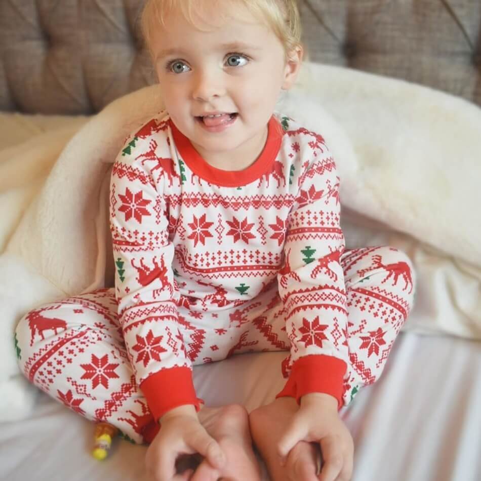 Christmas Reindeer and Snowflake Patterned Family Matching Pajamas Set 