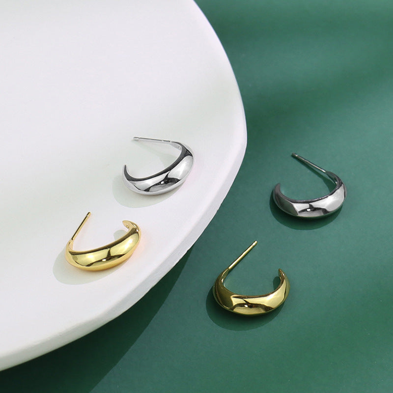 C-shaped Horn Earrings