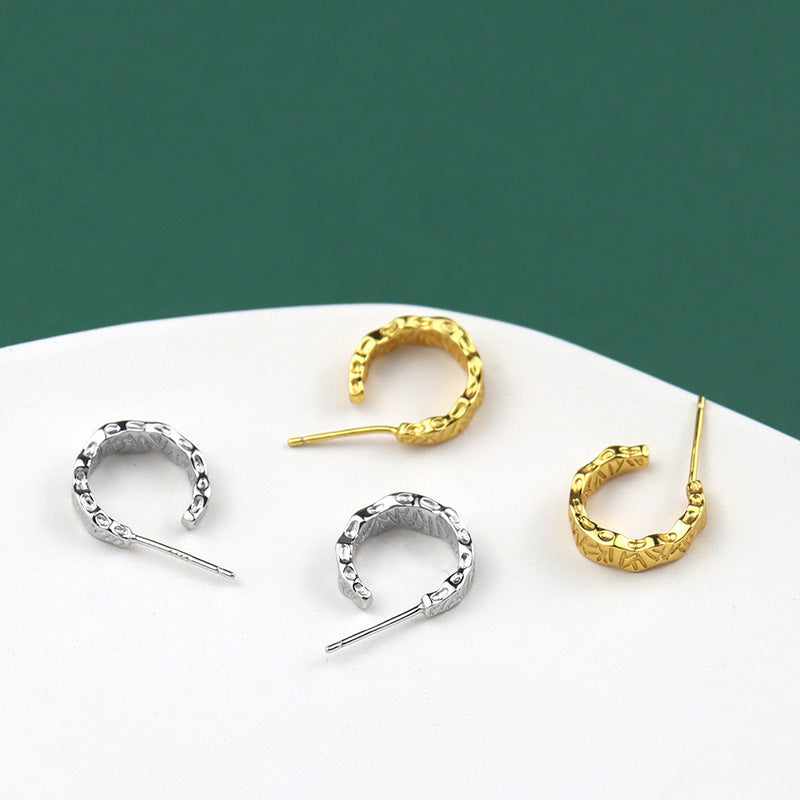 C-shaped Texture Earrings